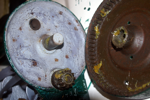 Qualcast E1 lawnmower - wheel ready to refit